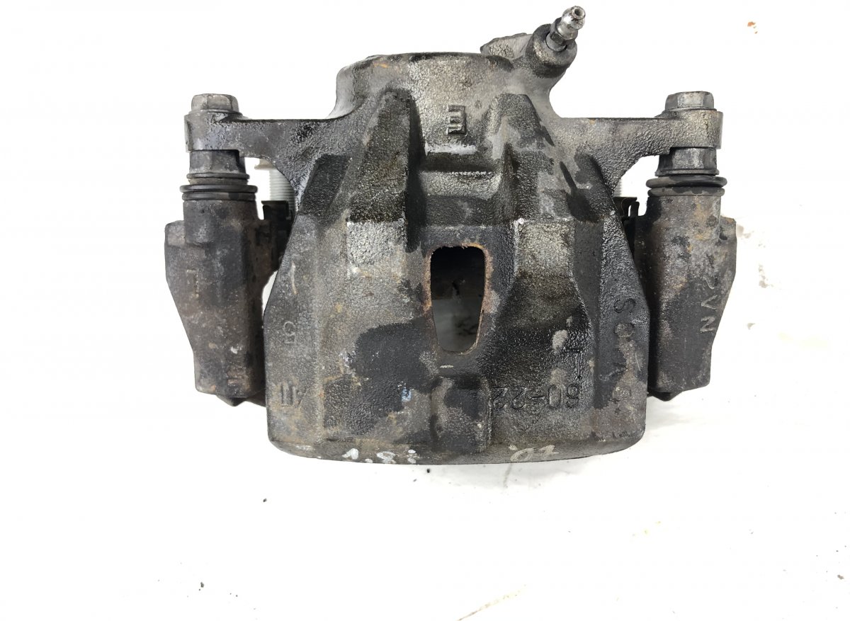 Toyota Auris Brake caliper Front left TOYOTA AURIS (E15) (2006-2012) Brake caliper Fr...