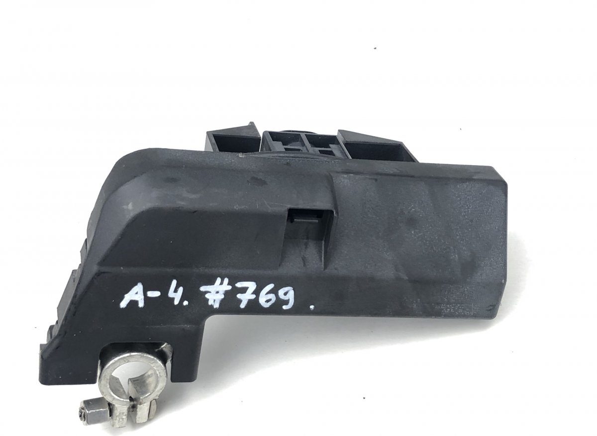 Audi A4 (B8) Battery / parts, other AUDI A4 / A4 ALLROAD (B8) (2007-2015) Battery /...
