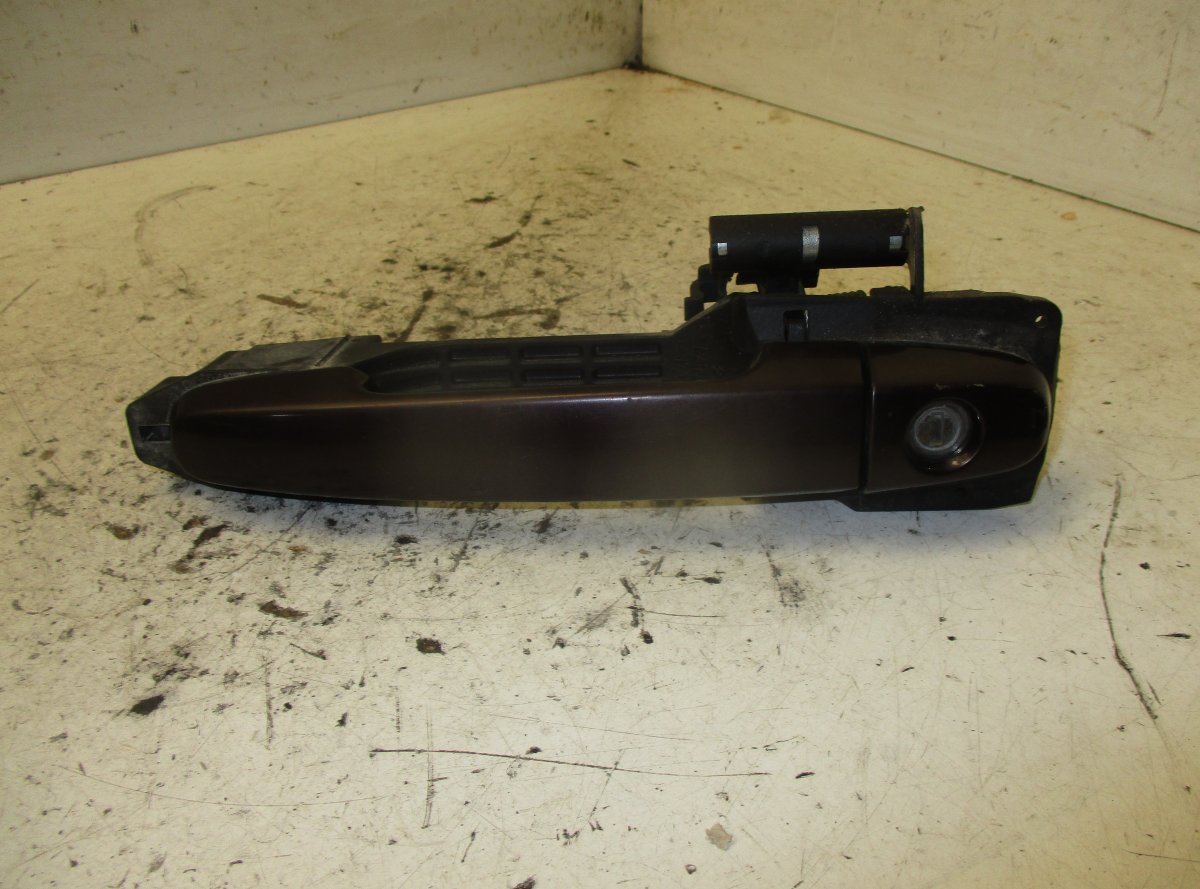 Toyota Avensis (T25) Door Handle Exterior Front Left TOYOTA AVENSIS (T250) (2003-2008) Door Handle E...