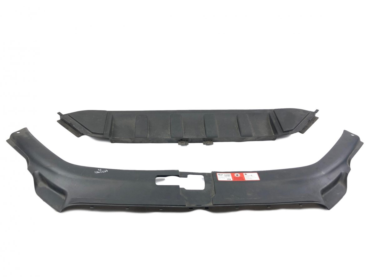 Audi Q7 (4L) Front panel plastic cover upper AUDI Q7 (4L) (2006-2015) Front panel plastic co...