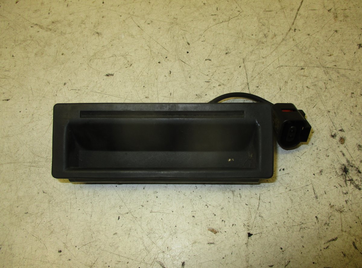 Volkswagen Touareg Bootlid / tailgate handle VW TOUAREG I (7L) (2002-2010) Bootlid / tailgat...