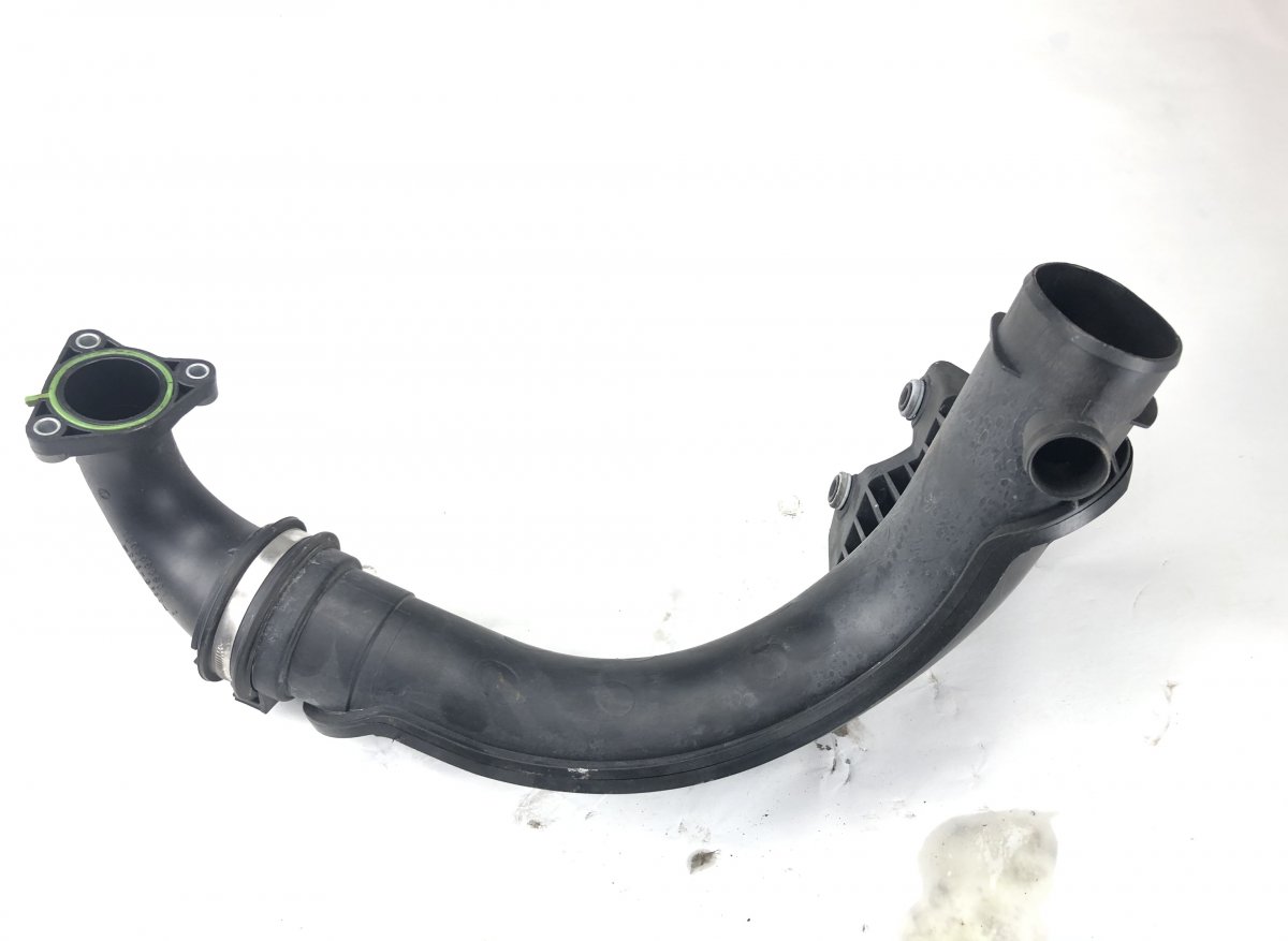 Volvo V40 Turbocharger air inlet Pipe VOLVO V40 (2012-2019) Turbocharger air inlet Pi...