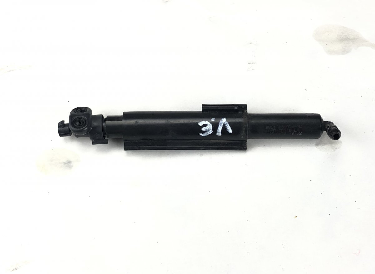 Ford Focus Headlight Washer Nozzle Left