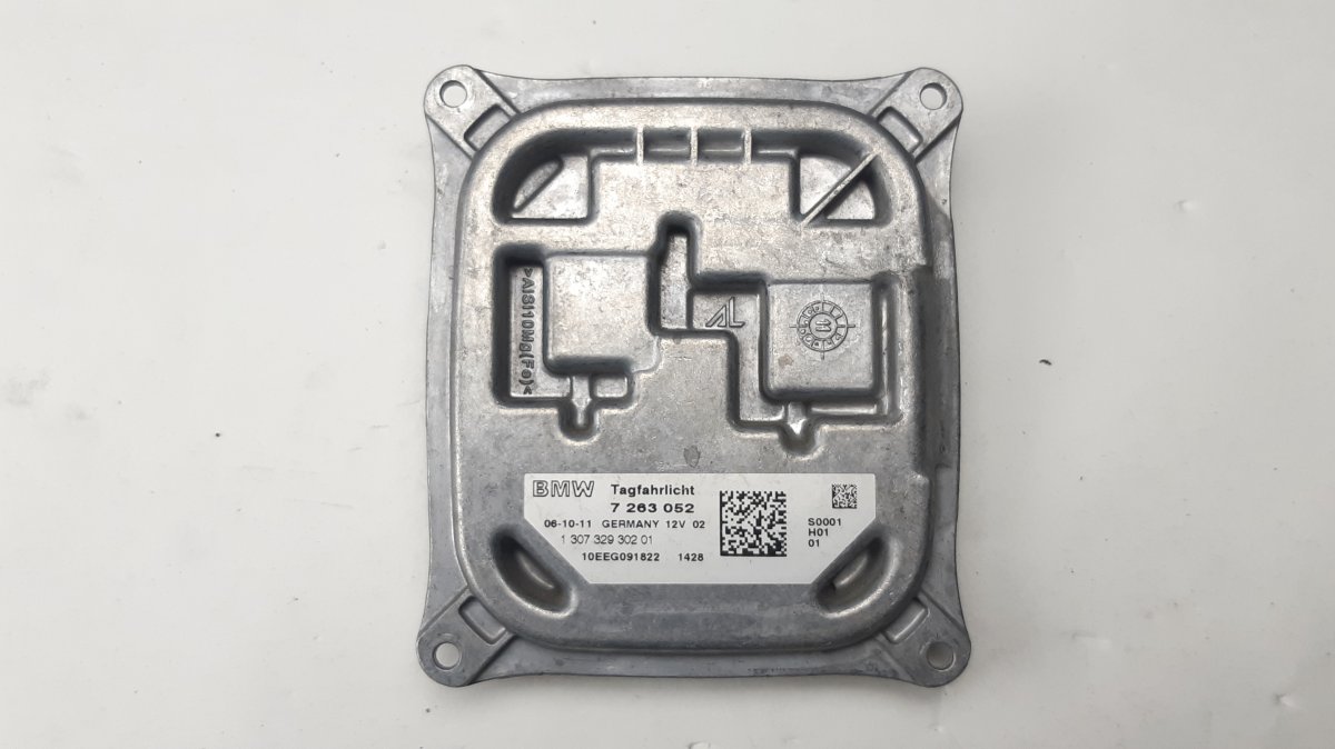 BMW X5 (E70) Xenon control unit right BMW X5 (E70) (2007-2013) Xenon control unit rig...
