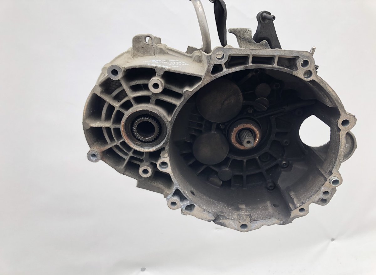 Volkswagen Passat (B7) Gearbox VW PASSAT B6 (3C) (2005-2010) Gearbox KXU

Part...