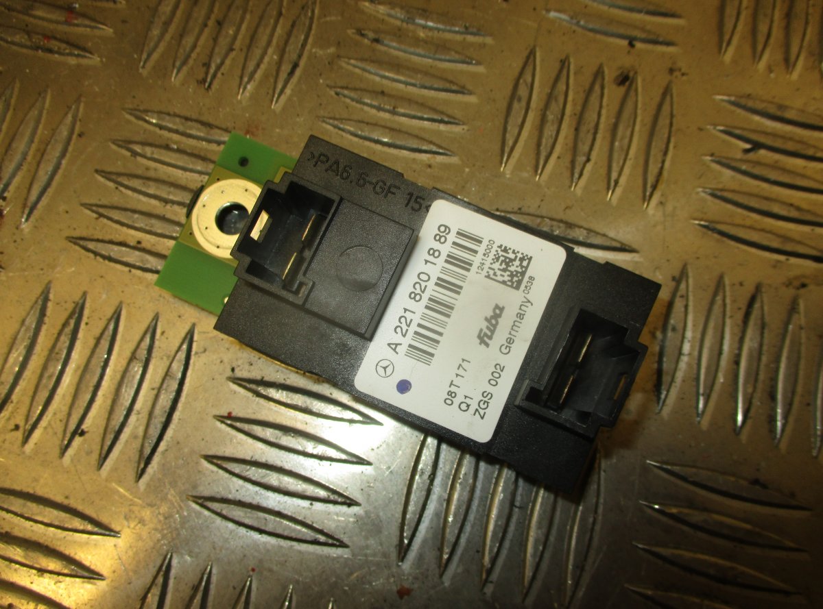 Mercedes-Benz A (W169) Aerial amplifier / control unit MERCEDES-BENZ S-CLASS (W221) (2005-2013) Aerial...