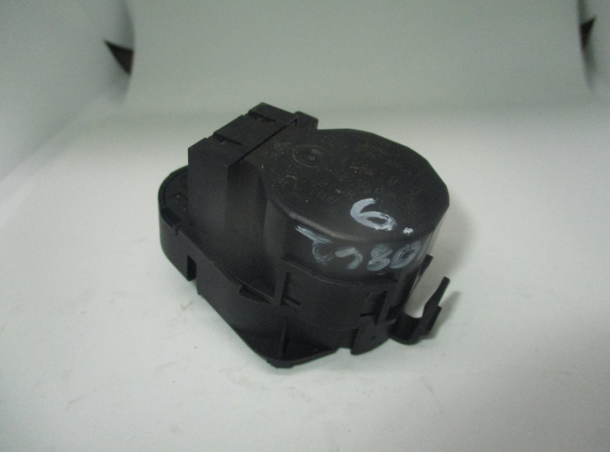 BMW 5 (E60 / E61) Evaporator air flow flap control motor BMW 5 (E60, E61) (2003-2010) Evaporator air flo...