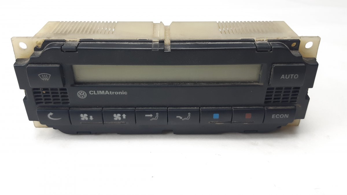 Volkswagen Passat Heater control panel