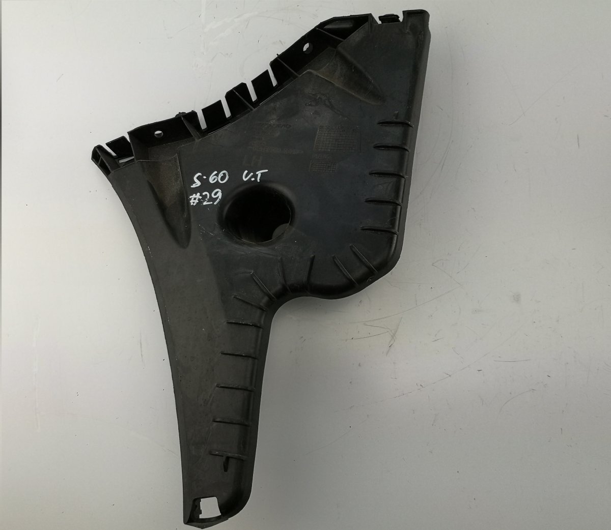 Volvo S60 Rear bumper Carrier holder on fender left VOLVO S60 II / V60 I (2010-2018) Rear bumper Ca...