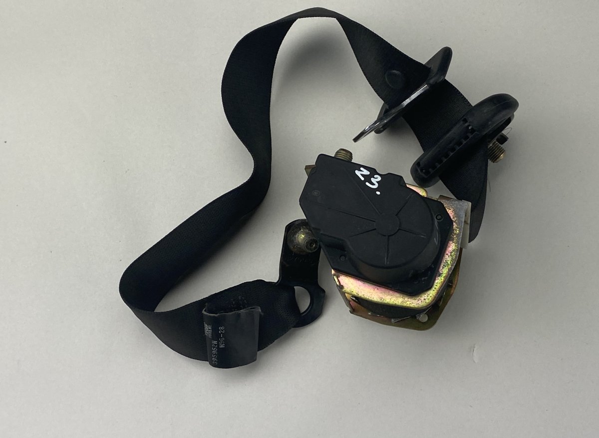BMW Z3 (E36) Seat Belt Front Left BMW Z3 (E36) (1995-2003) Seat Belt Front Left

...