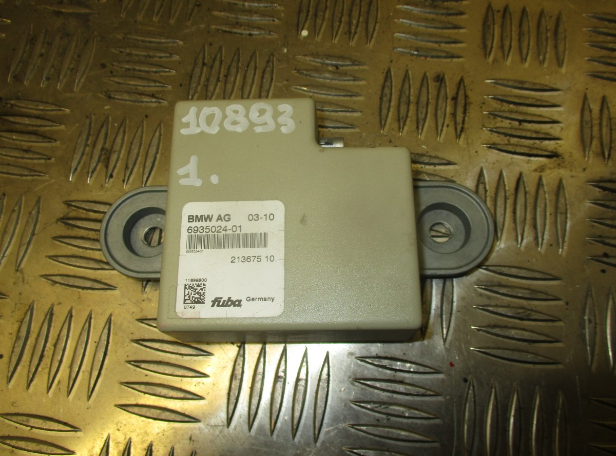 BMW 5 (F10 / F11) Aerial amplifier / control unit