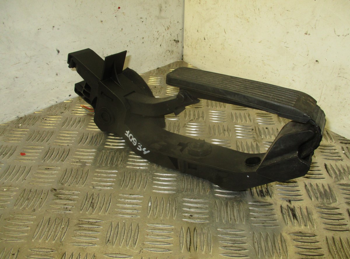 Mercedes-Benz CLS (C219) Accelerator Pedal MERCEDES-BENZ CLS (C219) (2004-2010) Accelerato...
