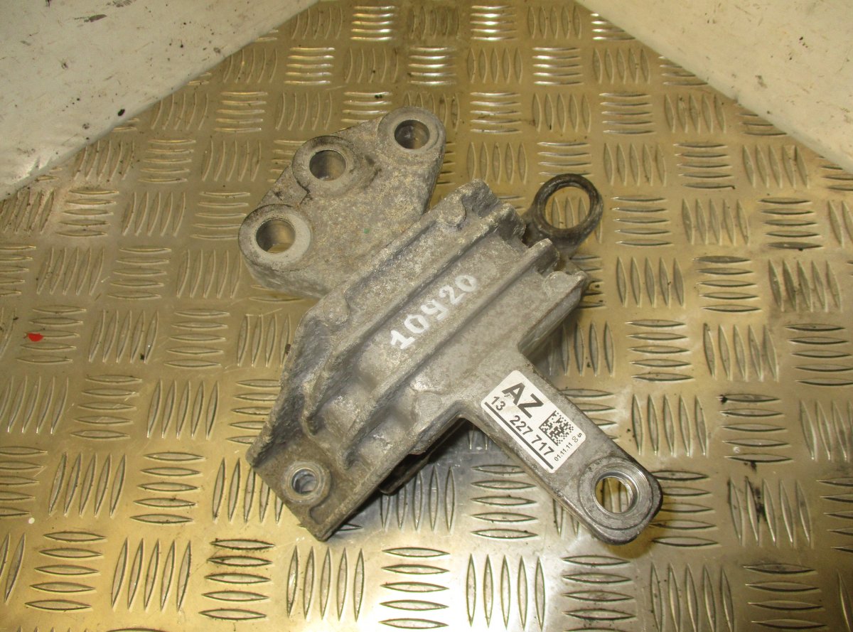 Opel Insignia (A) Engine Mount right