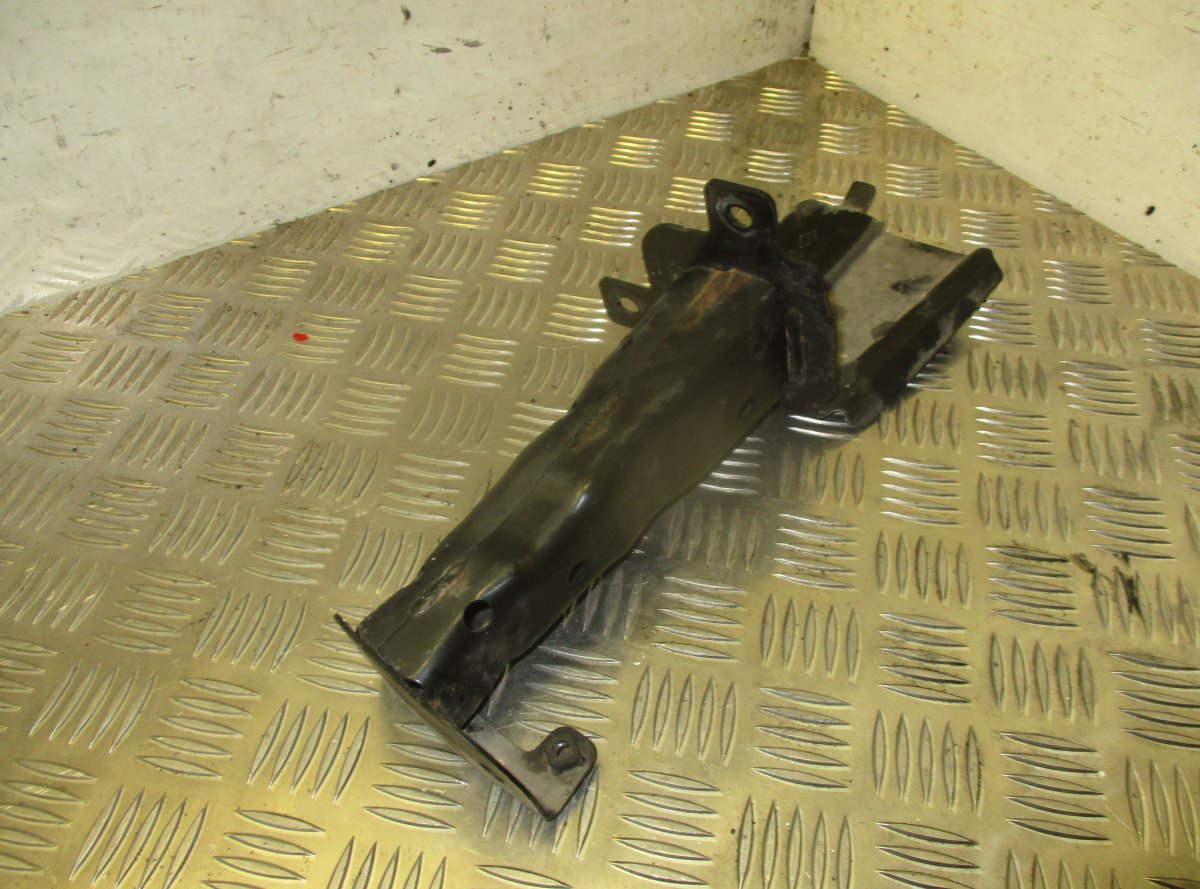 Renault Talisman Front Bumper Carrier Right