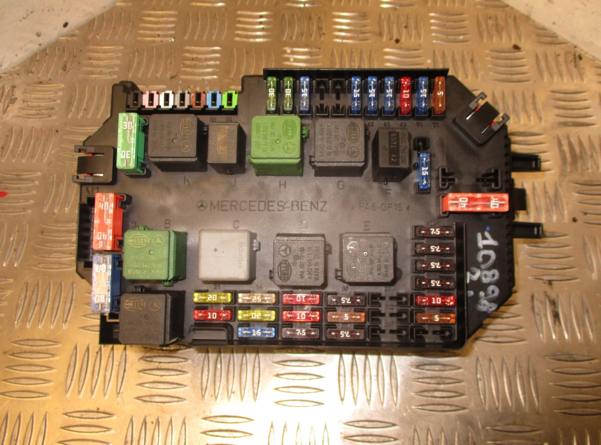 Mercedes-Benz A (W169) Fuse box Fuse box — MERCEDES-BENZ S-CLASS (W221) (2005-2...
