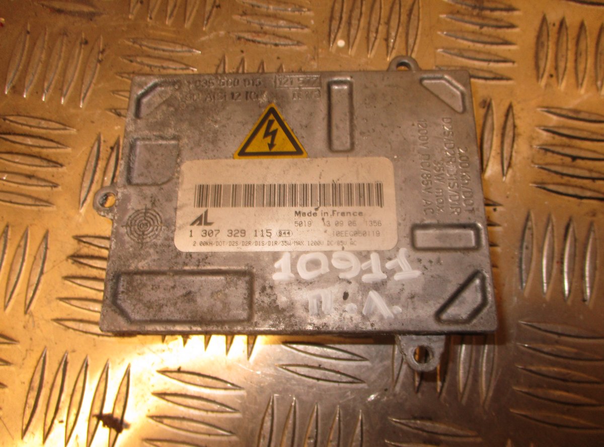 Audi A4 (B7) Xenon control unit left