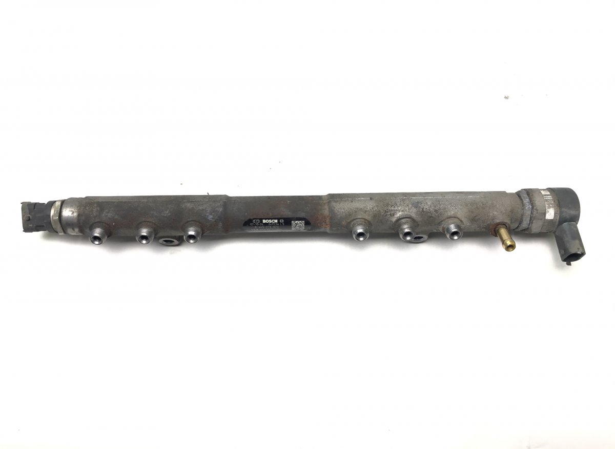 Volvo S80 Fuel Distributor / fuel rail VOLVO S80 I (TS, XY) (1998-2006) Fuel Distribut...