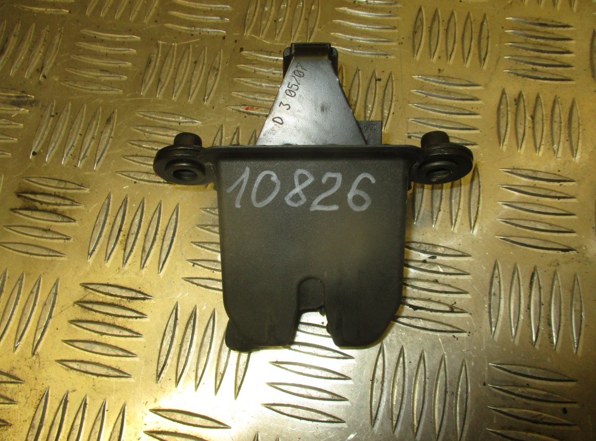 Skoda Octavia Boot lid / tailgate lock Boot lid / tailgate lock — SKODA OCTAVIA II (1Z...