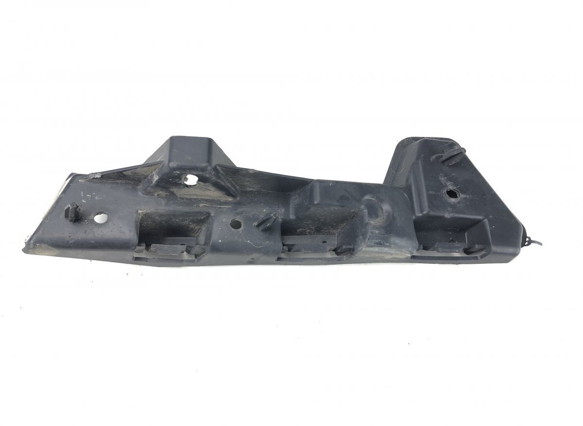 Nissan NV400 / Interstar Right front bumper bracket on fender Right front bumper bracket on fender — NISSAN N...