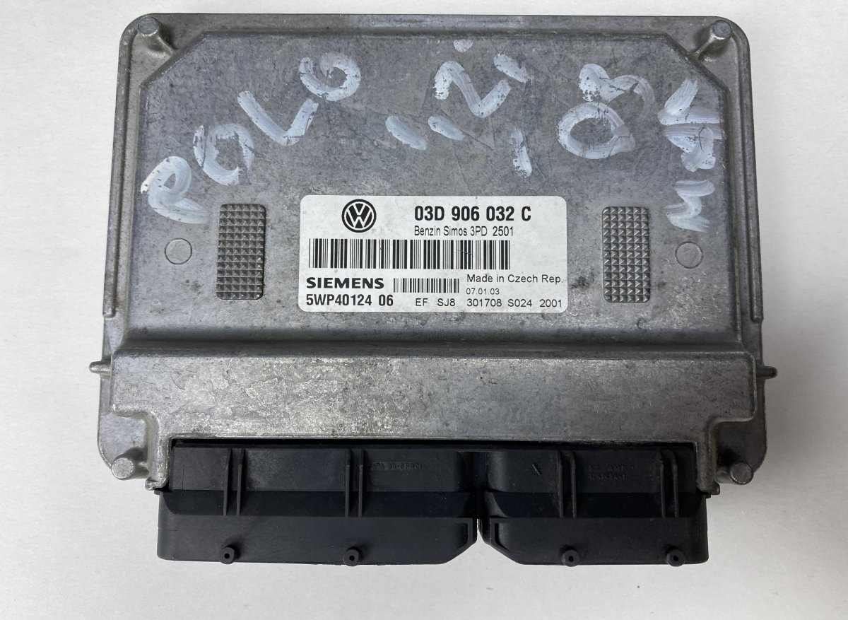 Volkswagen Polo Engine control unit (ECU) Engine control unit (ECU) — VW POLO IV (9N) (20...
