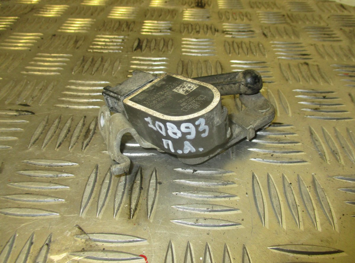 BMW 5 (F10 / F11) Suspension level sensor front left