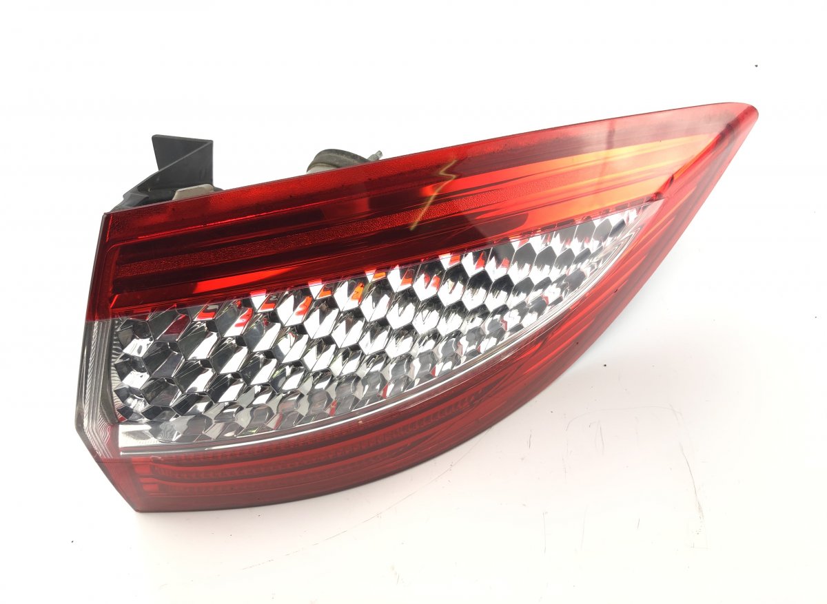 Ford Mondeo Tail light, right FORD MONDEO Mk IV (BA7) (2007-2014) Tail light,...