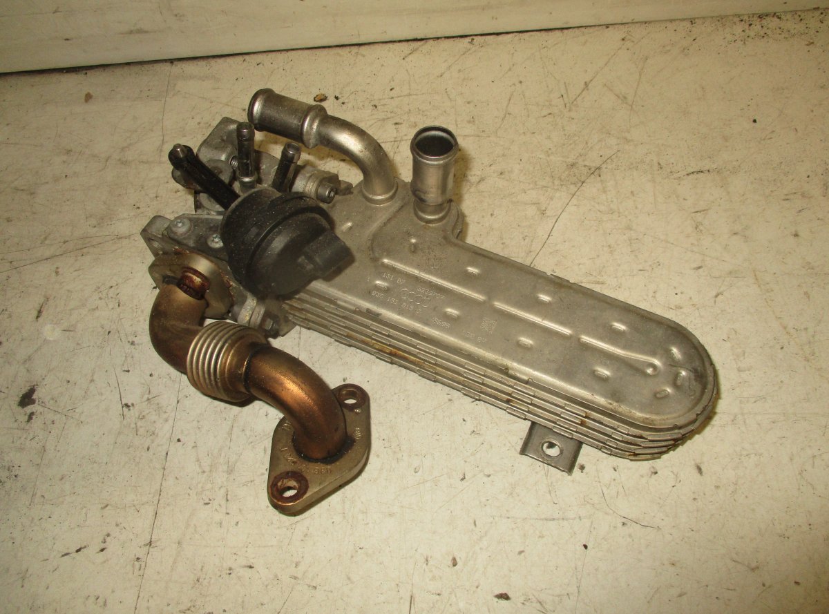Volkswagen Passat ЭГР охлаждение VW PASSAT B6 (3C) (2005-2010) EGR cooler 03G131...