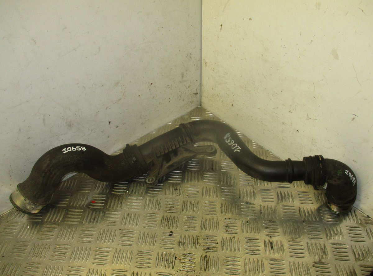 Volkswagen Passat Intercooler pipe right VW PASSAT B6 (3C) (2005-2010) Intercooler pipe ...