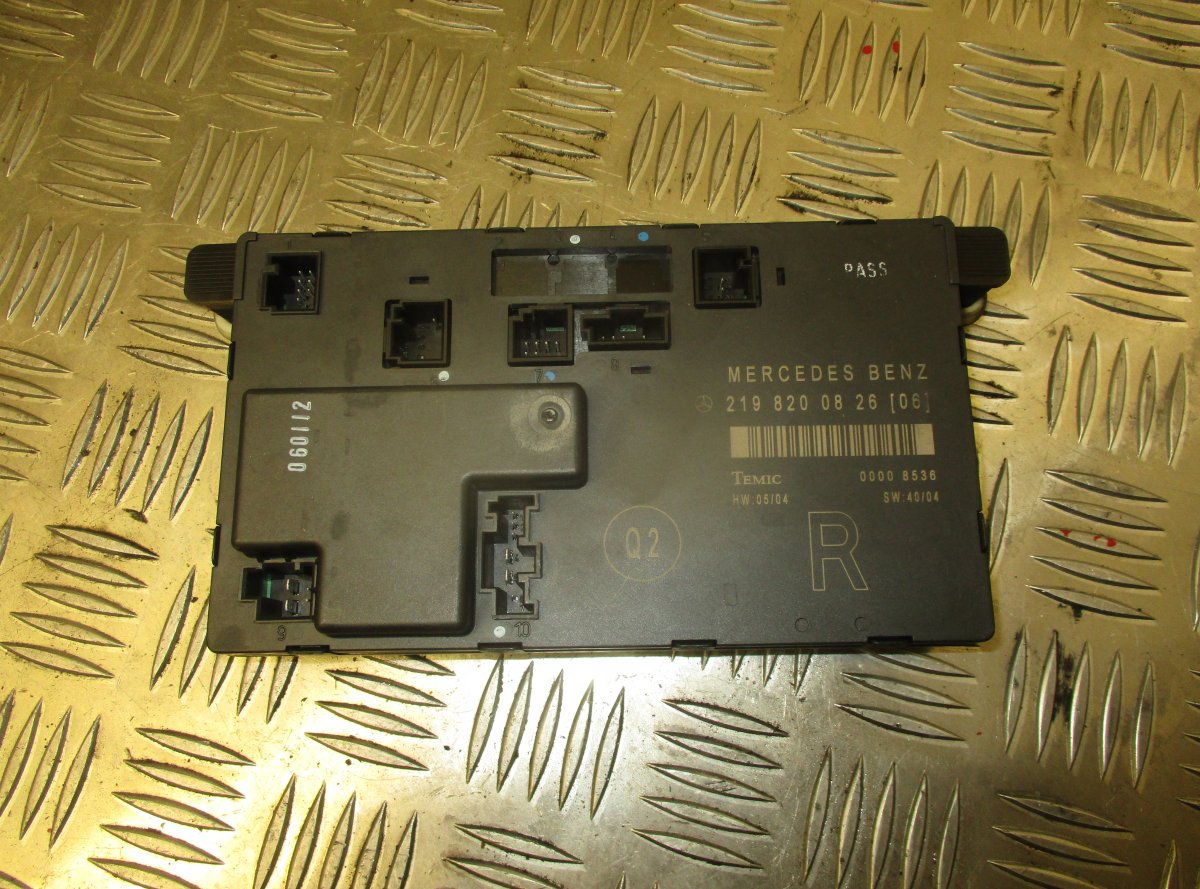Mercedes-Benz CLS (C219) Front right door control unit Front right door control unit — MERCEDES-BENZ C...