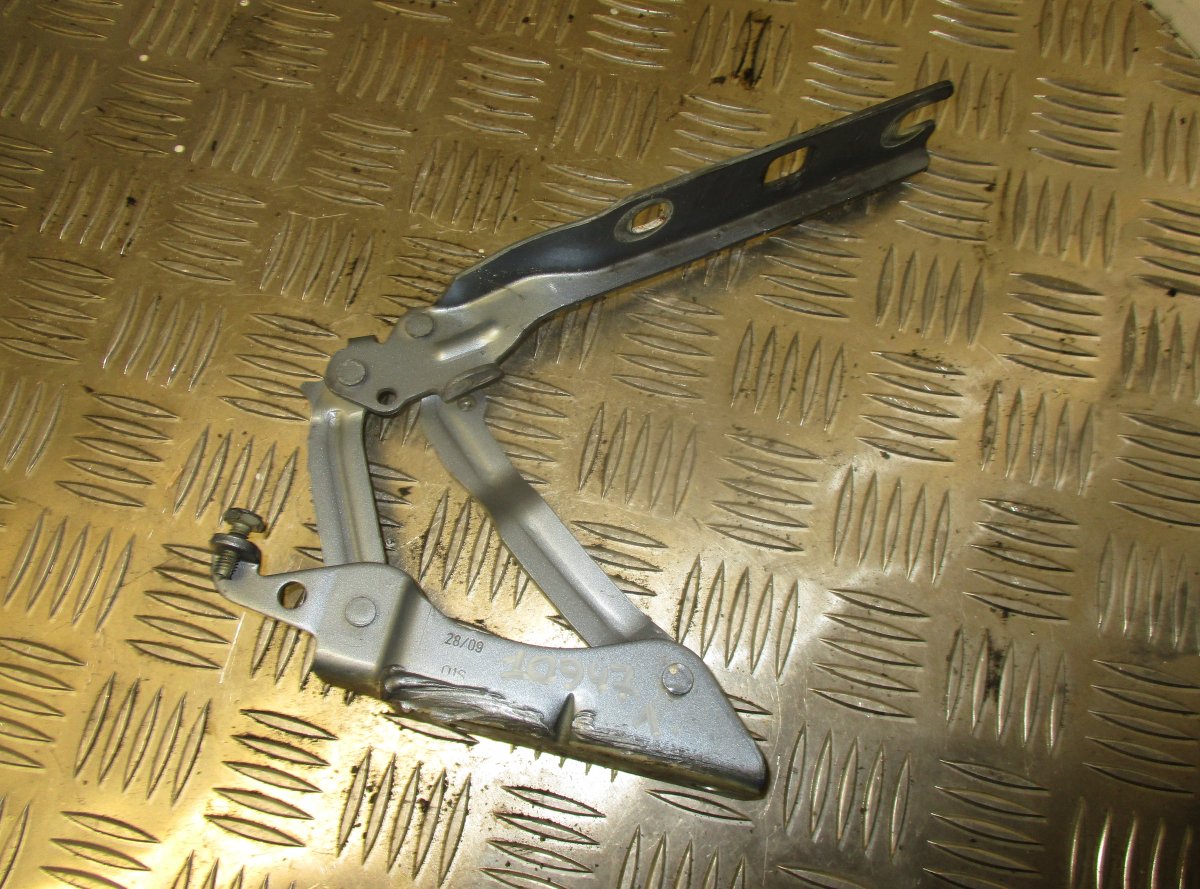 Volkswagen Golf 5 Left Bonnet Hinge Left Bonnet Hinge — VW GOLF VI (5K) (2008-2013)...