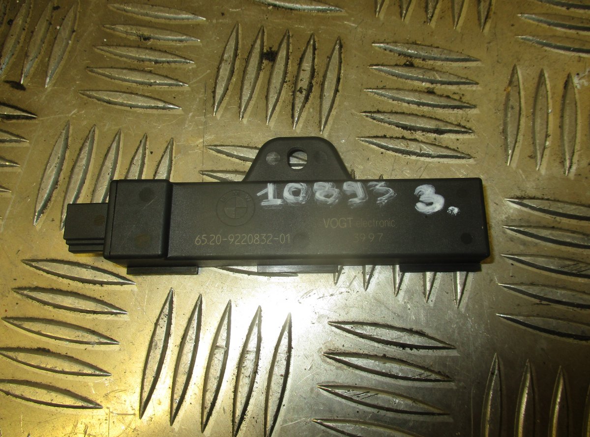 BMW 5 (F10 / F11) Aerial amplifier / control unit