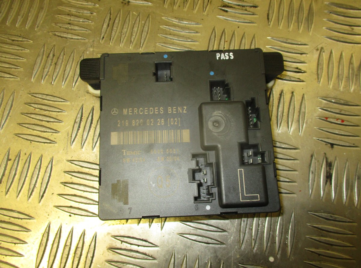Mercedes-Benz CLS (C219) Rear left door control unit Rear left door control unit — MERCEDES-BENZ CLS...