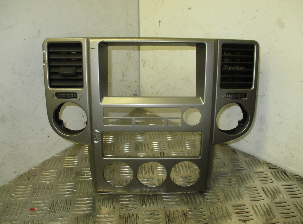 Nissan X-Trail Radio mounting frame NISSAN X-TRAIL I (T30) (2001-2007) Radio mounti...