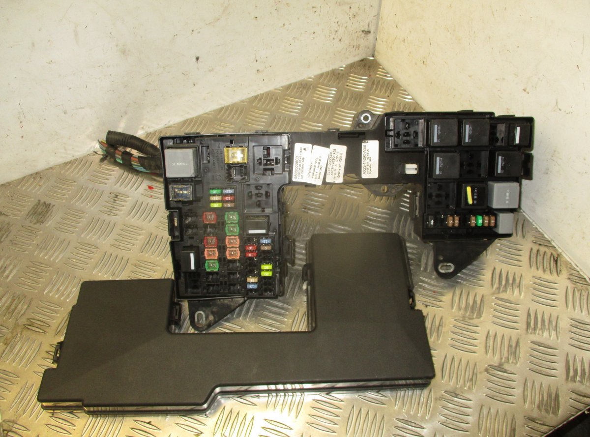 Jaguar XF Fuse box Fuse box — JAGUAR XF (X250, CC9) (2008-2015) — ...
