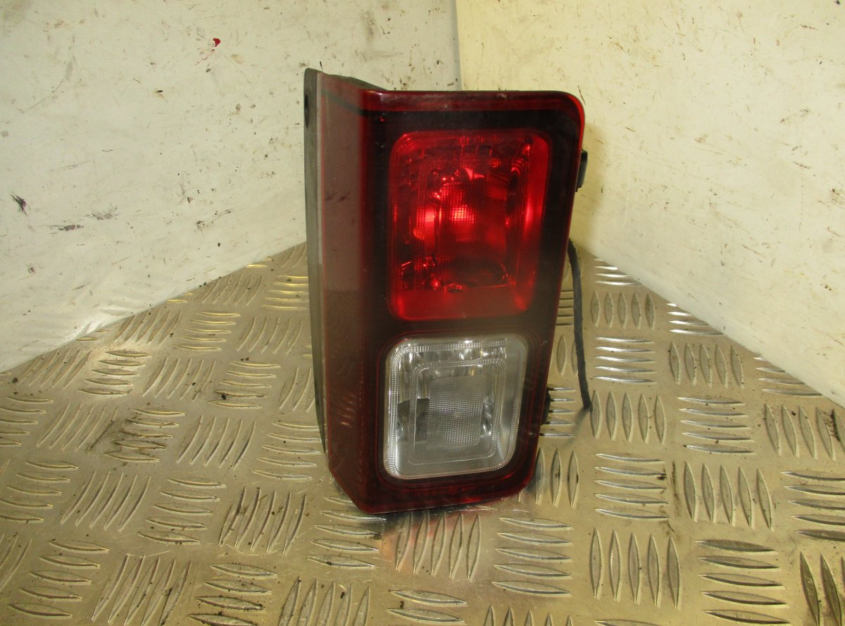 Renault Trafic Extra light / reflector in rear bumper right RENAULT TRAFIC III (JG, EG, FG) (2014-) Extra l...
