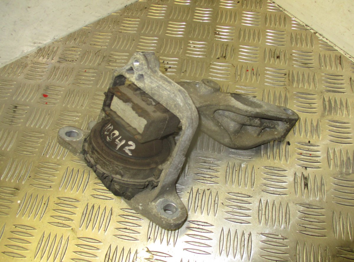 Renault Trafic Engine Mount right RENAULT TRAFIC III (JG, EG, FG) (2014-) Engine ...