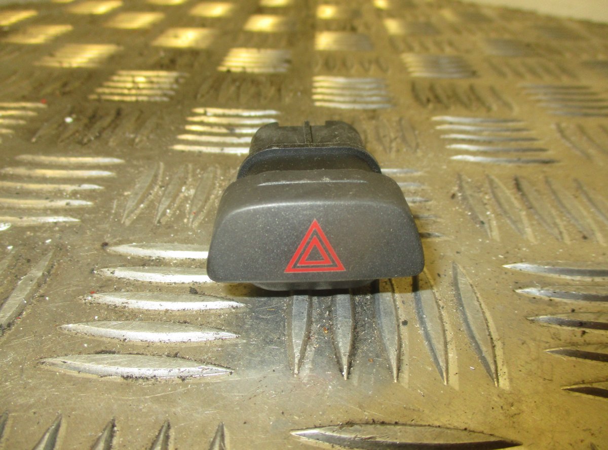 Ford Focus Hazard switch