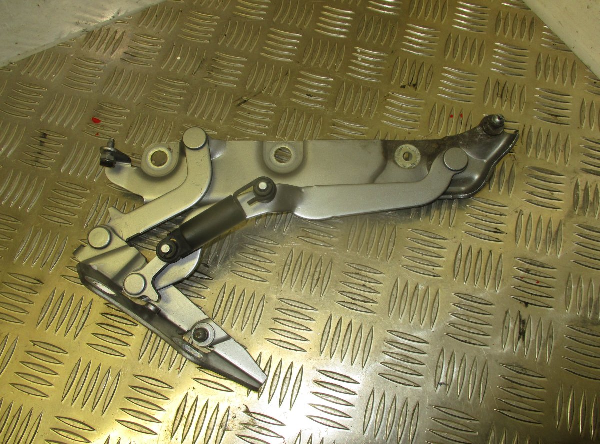 Jaguar XF Bootlid / tailgate Hinge Left JAGUAR XF (X250, CC9) (2008-2015) Bootlid / tai...