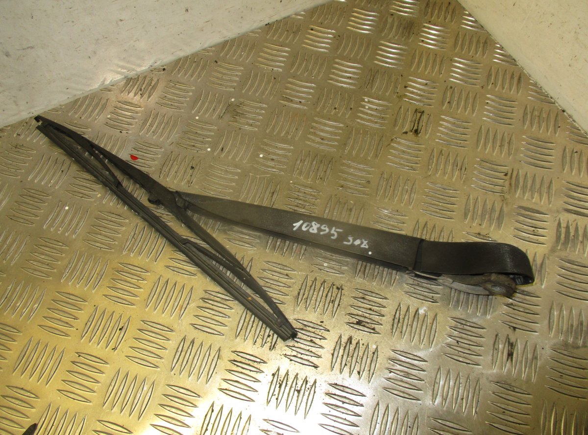 Ford Focus Rear window wiper arm