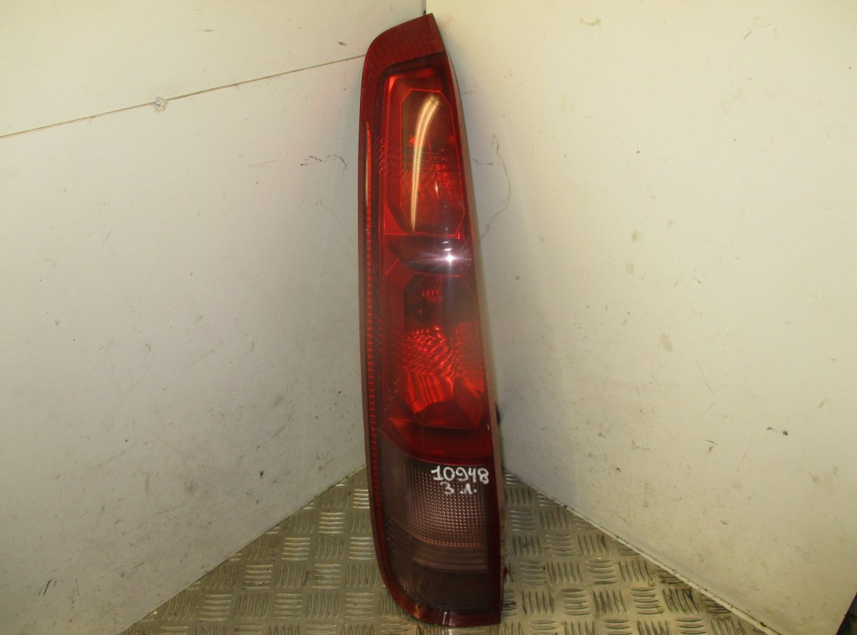 Nissan X-Trail tail light left NISSAN X-TRAIL I (T30) (2001-2007) Tail light l...