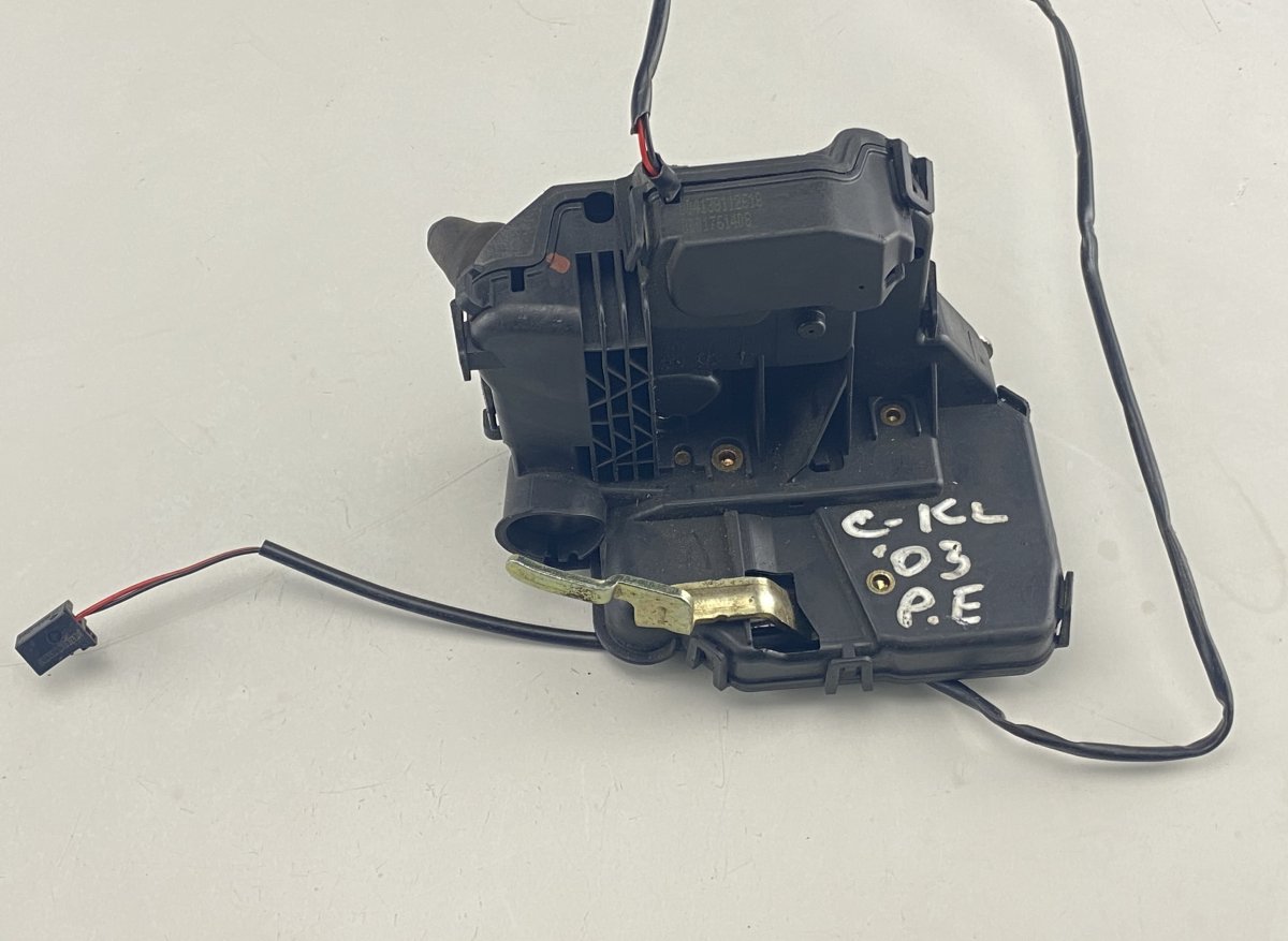 Mercedes-Benz A (W168) Door Lock Front Right MERCEDES-BENZ C-CLASS (W203, CL203) (2000-2011)...