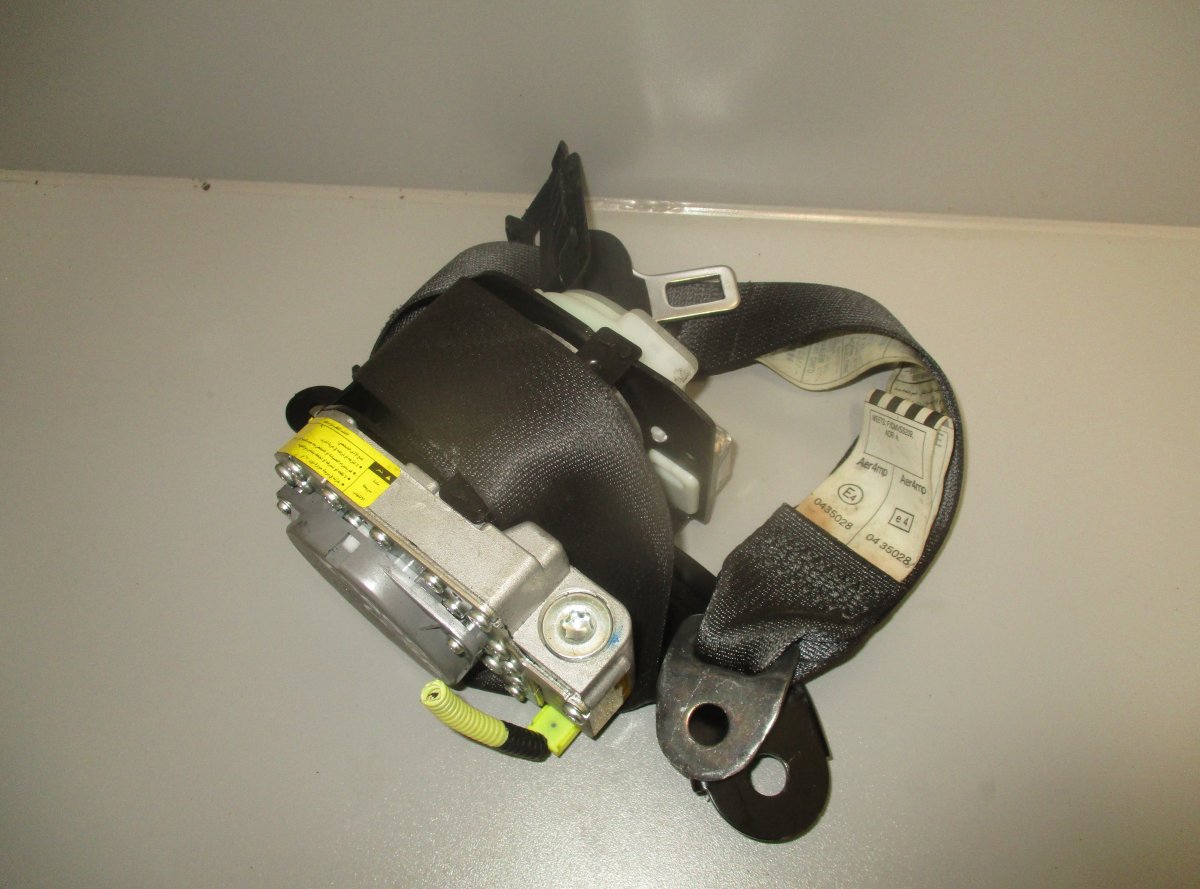 Lexus IS Seat belt — rear left Seat belt — rear left — LEXUS IS II (XE20) (200...