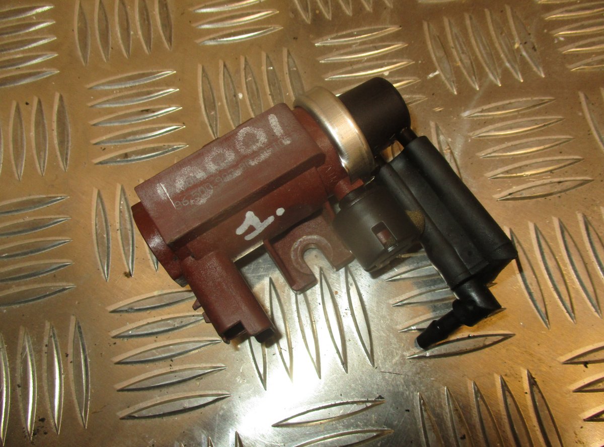 Volvo C70 Engine Solenoid Valve VOLVO S40 / V50 / C30 / C70 (MS, MW) (2004-2012...