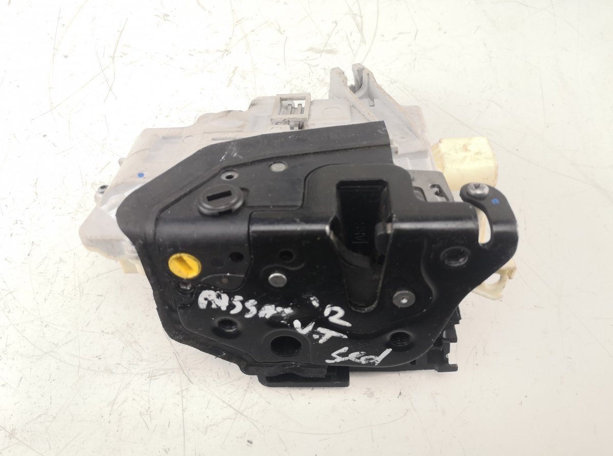 Volkswagen Passat (B7) Door lock — rear left