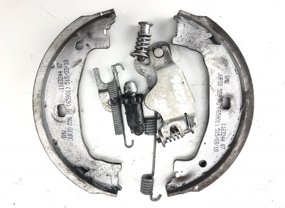 BMW 3 (E90 / E91 / E92 / E93) Parking brake, other BMW 3 (E90, E91, E92, E93) (2005-2011) Parking ...