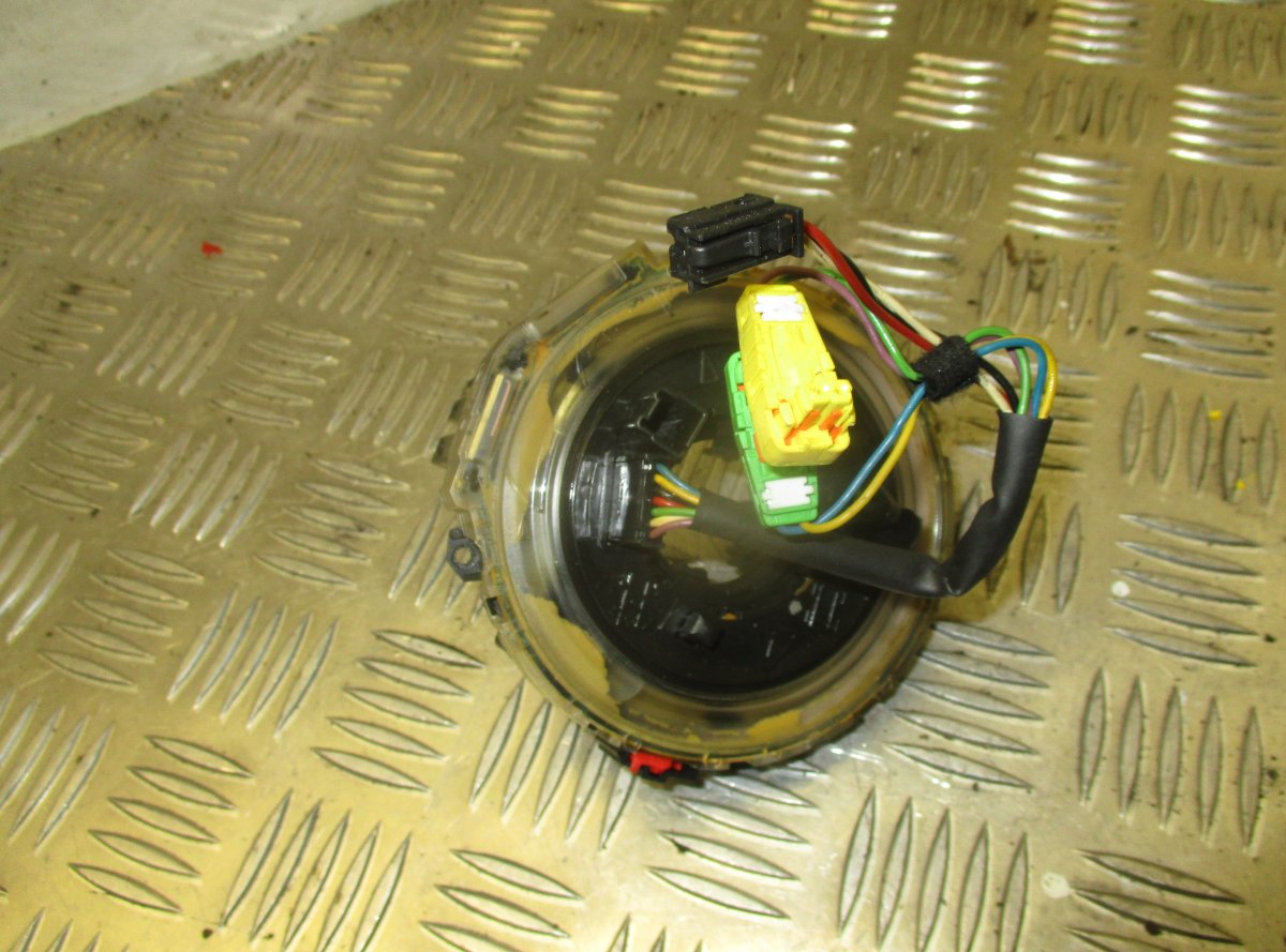 Mercedes-Benz A (W169) Steering wheel slip ring / squib