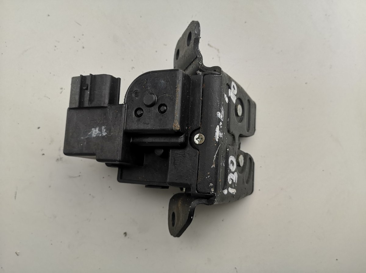 Hyundai i30 Bootlid / tailgate lock