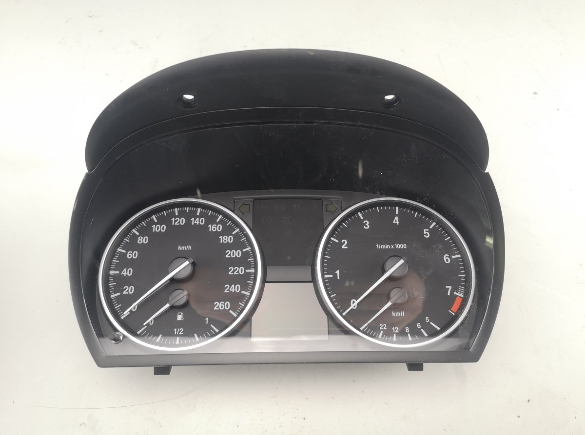 BMW 3 (E90 / E91 / E92 / E93) приборы BMW 3 (E90, E91, E92, E93) (2005-2011) Instrume...