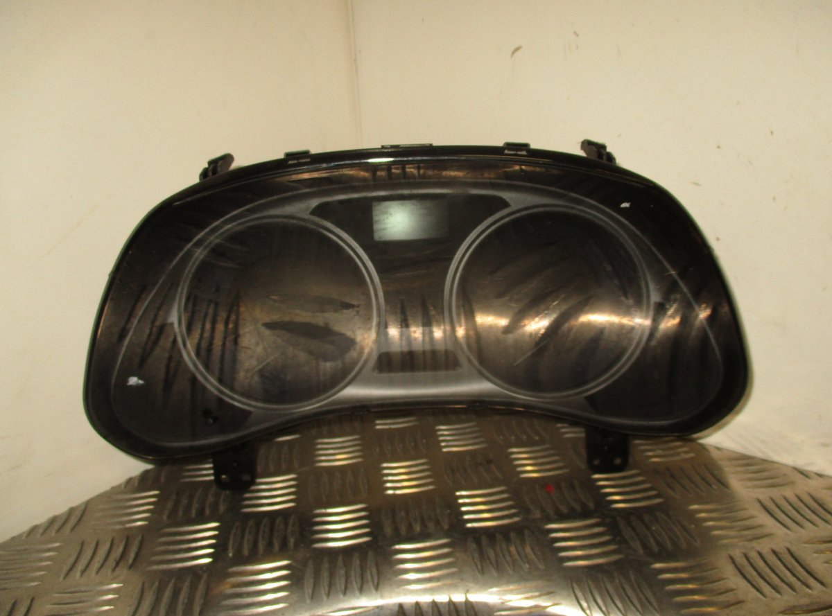 Lexus IS приборы Instrument cluster — LEXUS IS II (XE20) (2005-2...