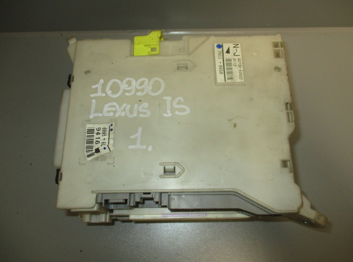 Lexus IS Fuse box Fuse box — LEXUS IS II (XE20) (2005-2013) — 827...